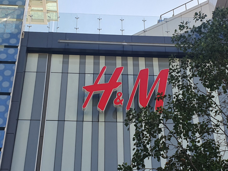 Tienda H&M Mall Open Kennedy